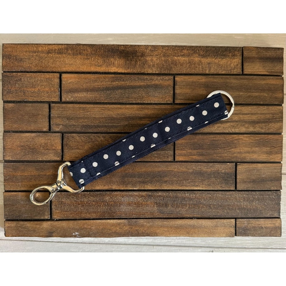 Thirty-One (31) Hang-It-Up Key Fob 230A "Navy Dancing Dots" New